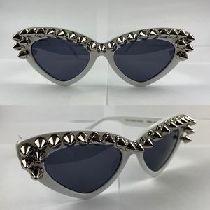 Moschino Cat Eye spiked sunglasses